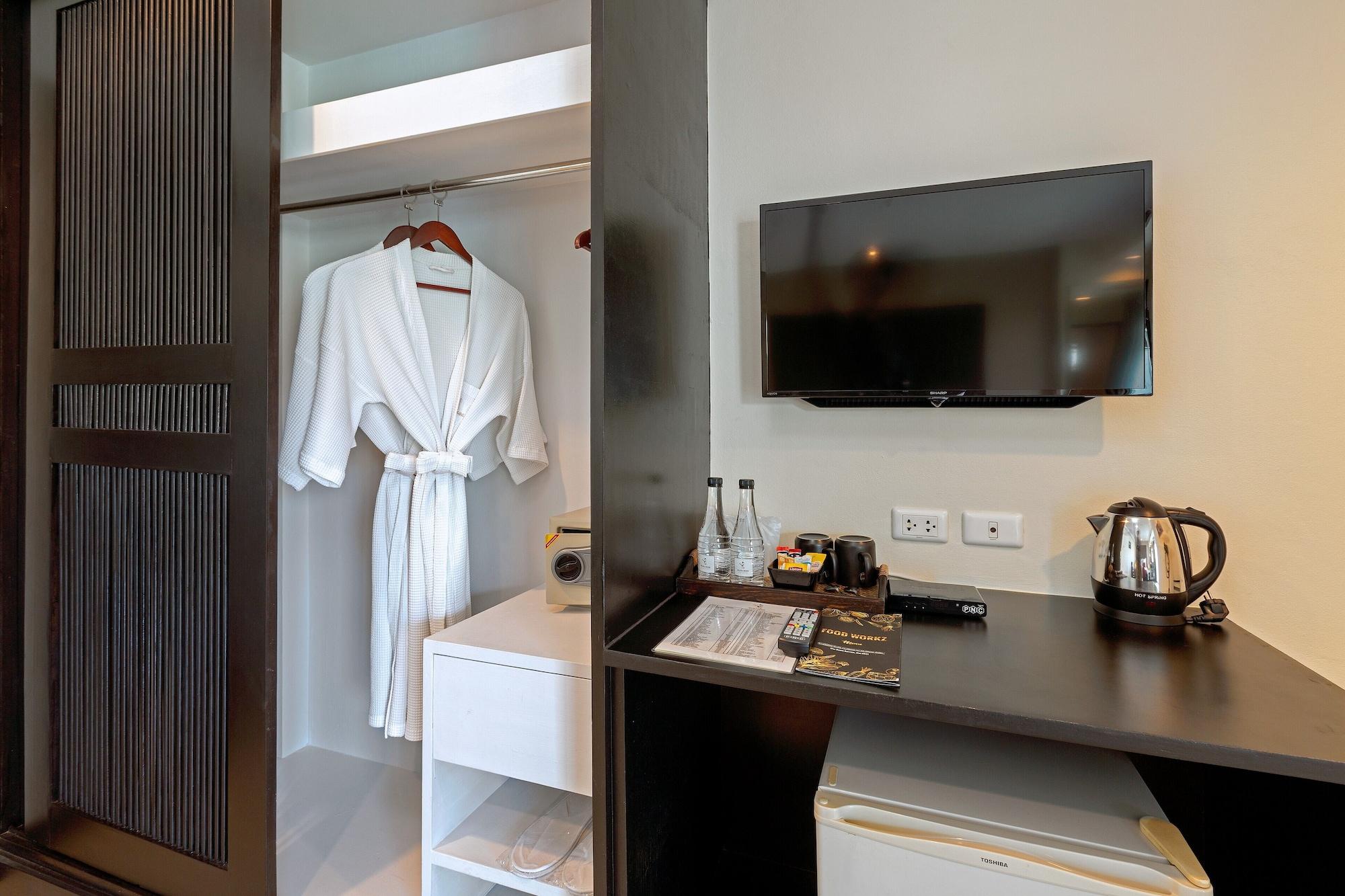 Baramee Resortel Patong Kültér fotó