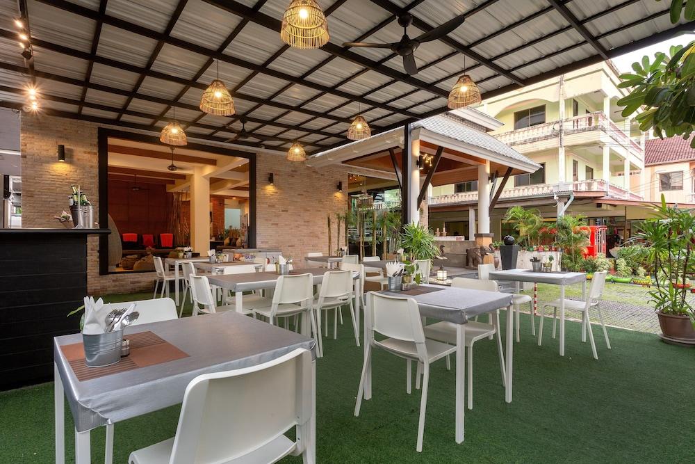 Baramee Resortel Patong Kültér fotó